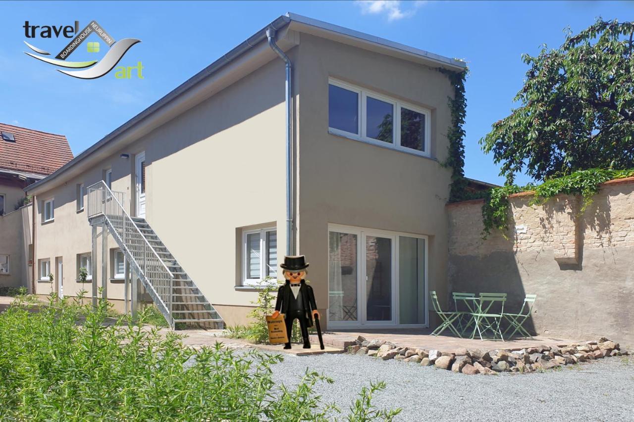 네우루핀 Travel Art Boardinghouse 아파트 호텔 외부 사진
